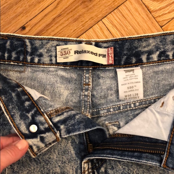 LEVI’S DENIM SHORTS - Picture 2 of 4